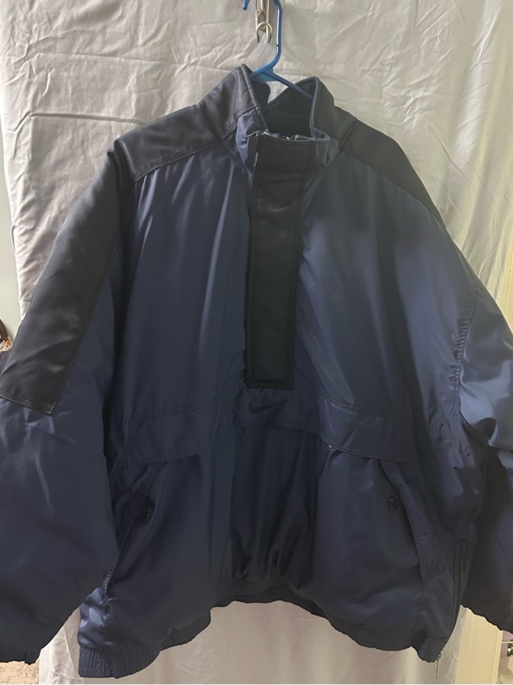 Nike Navy Blue Men's Puffer Jacket with Black Accents